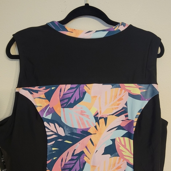 Torrid Swim NWT Wireless Swimsuit Size 5 5X 28 One Piece Black Tropic Zip Front - Picture 11 of 12